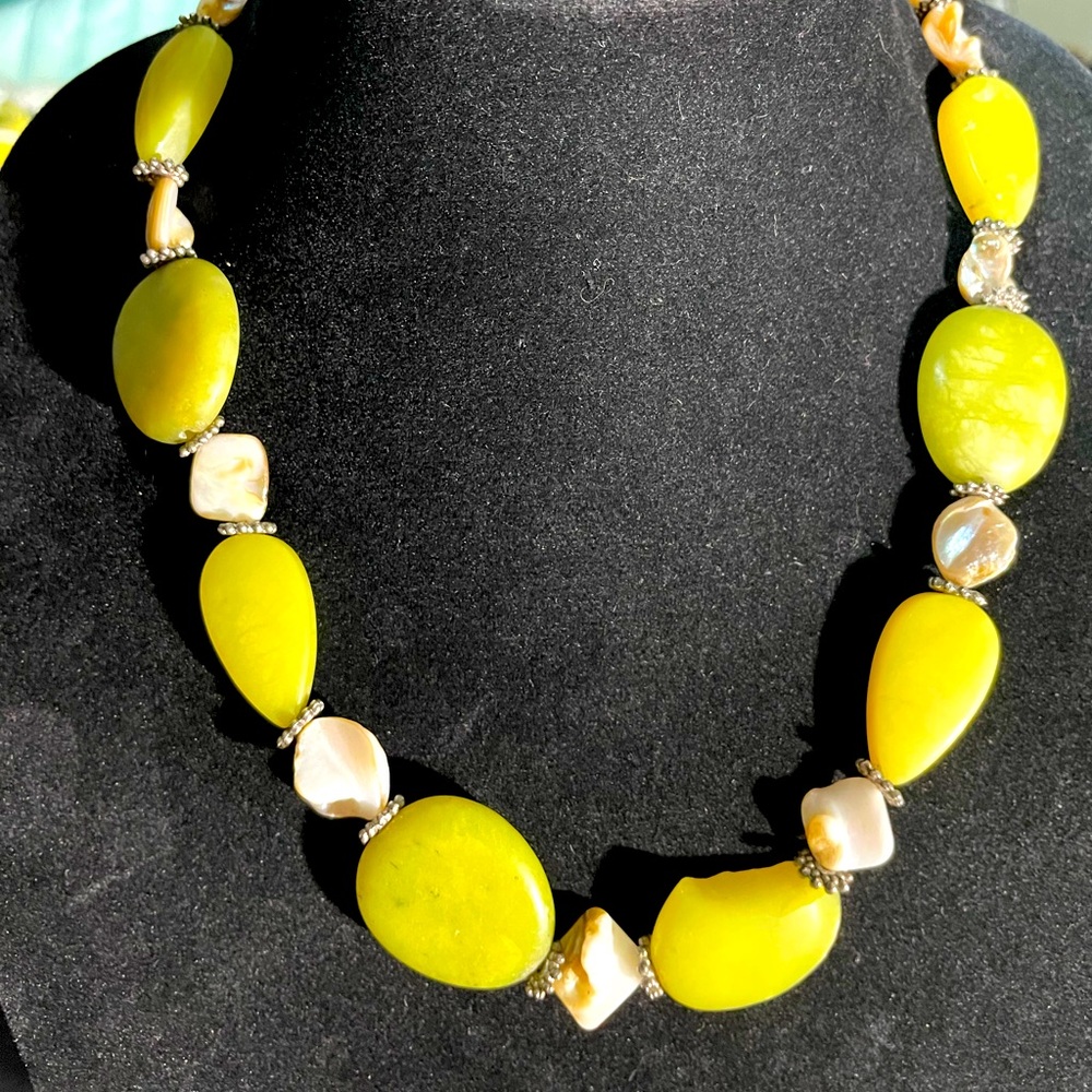 Station necklace